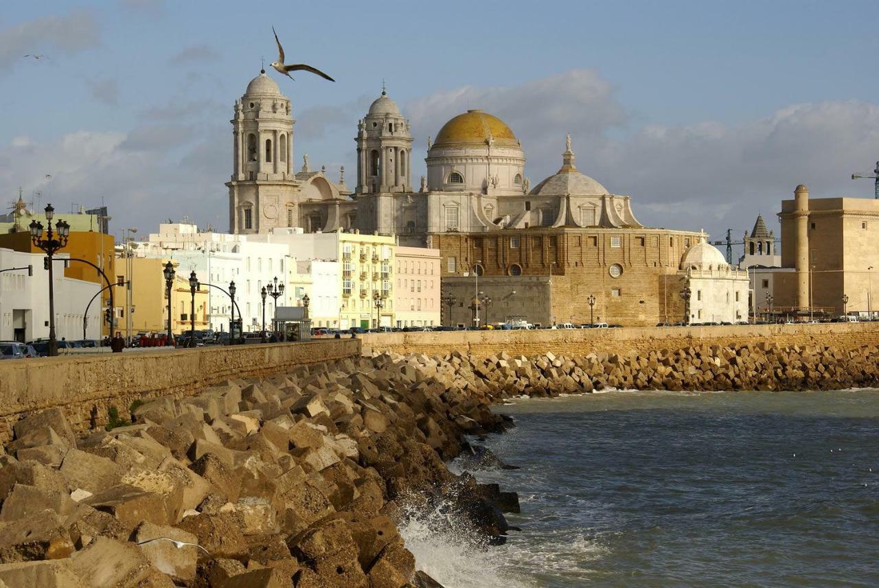 Poniente, íntimo apartamento en el corazón de Cádiz Esterno foto