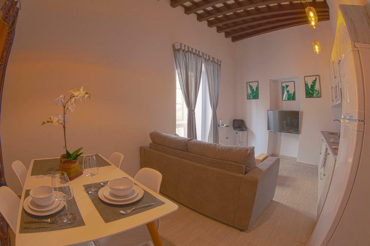Poniente, íntimo apartamento en el corazón de Cádiz Esterno foto