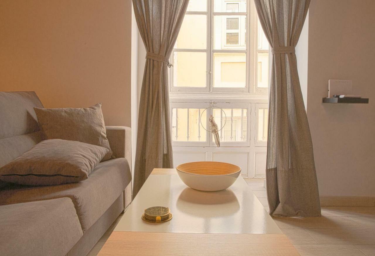 Poniente, íntimo apartamento en el corazón de Cádiz Esterno foto