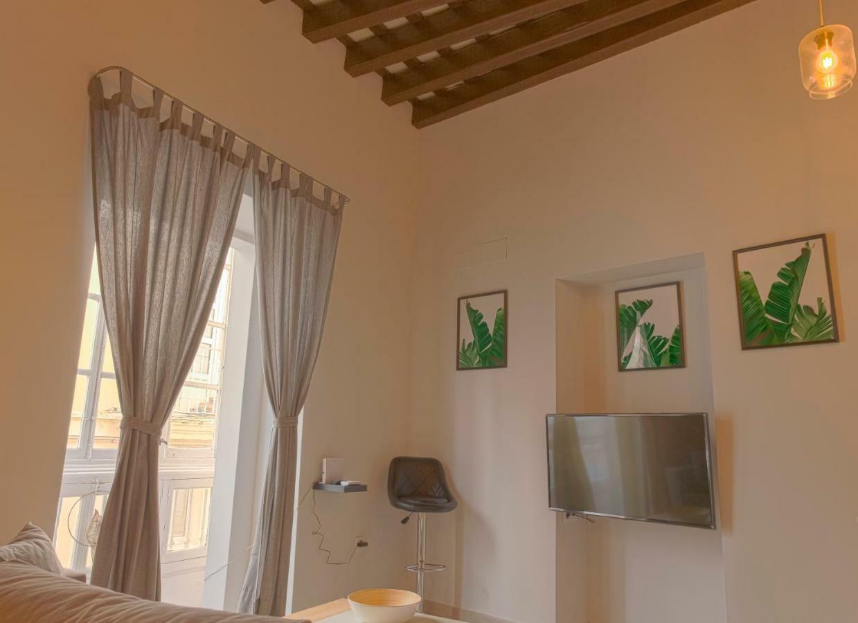 Poniente, íntimo apartamento en el corazón de Cádiz Esterno foto