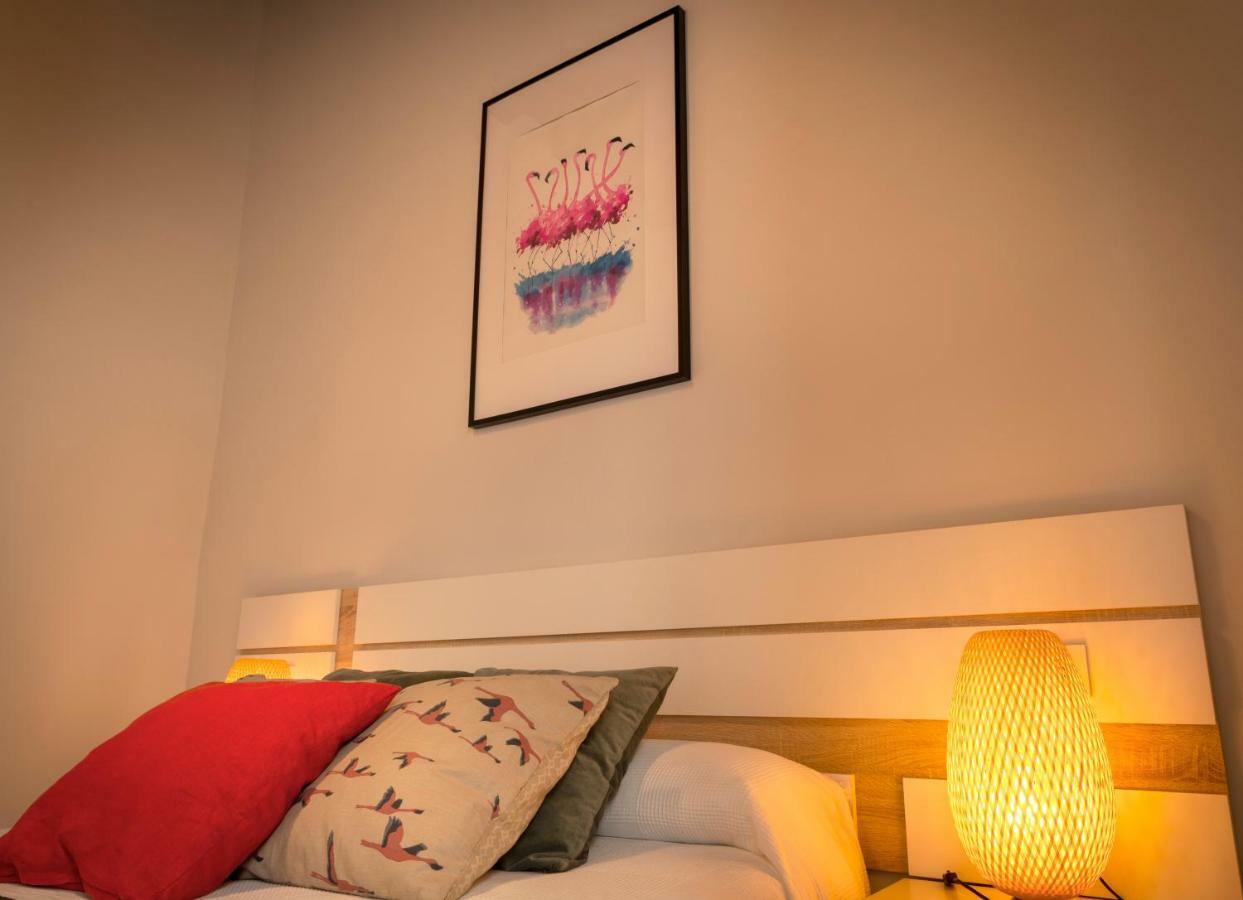 Poniente, íntimo apartamento en el corazón de Cádiz Esterno foto