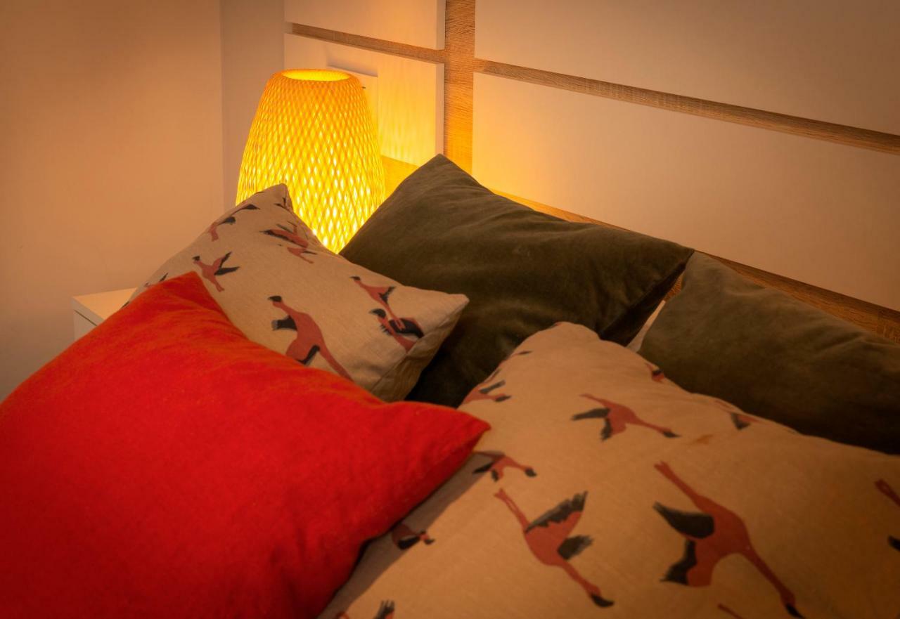 Poniente, íntimo apartamento en el corazón de Cádiz Esterno foto