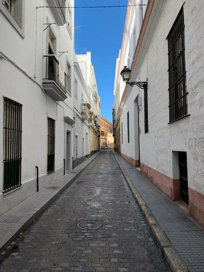 Poniente, íntimo apartamento en el corazón de Cádiz Esterno foto